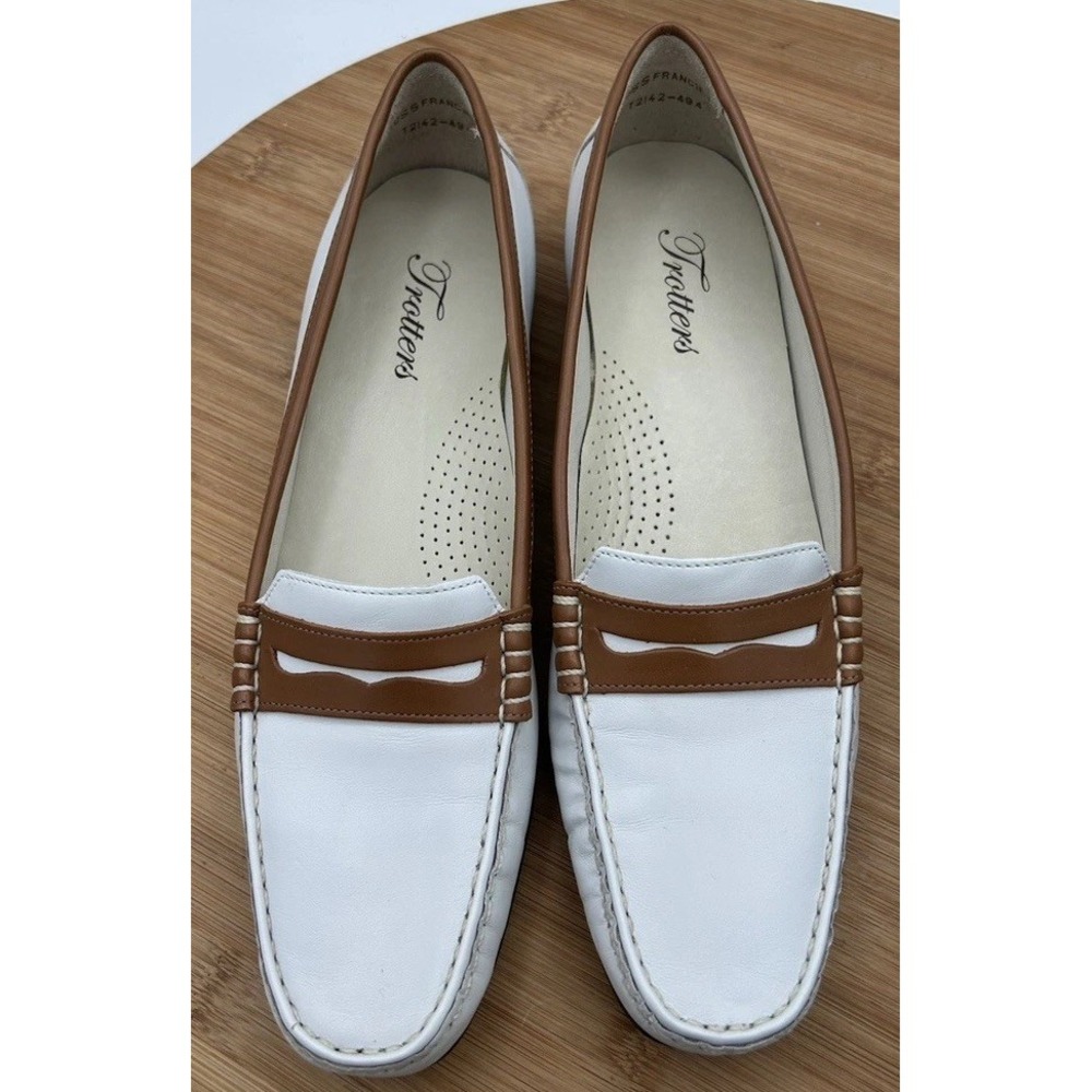 Trotters JFrancie II T2142-494 Womens White/Tan Leather Loafer Flats Shoes 10 SS